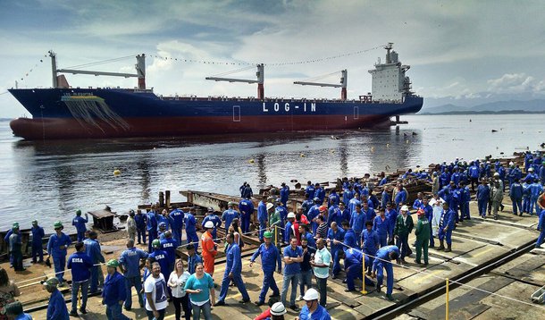De acordo com a Confederação Nacional dos Metalúrgicos, já foram cortadas 14 mil vagas em 2015, reduzindo para 12 mil o total de empregados no segmento; nesta segunda-feira, o estaleiro Eisa, na Ilha do Governador, dispensou cerca de 3 mil funcionários e suspendeu as atividades