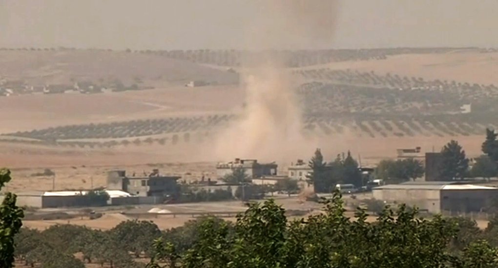 O exército da Turquia e seus aliados avançaram ainda mais sobre a Síria neste domingo, apoderando-se de território controlado por forças alinhadas aos curdos, no quinto dia de uma campanha que um grupo de monitoramento disse ter matado pelo menos 35 moradores