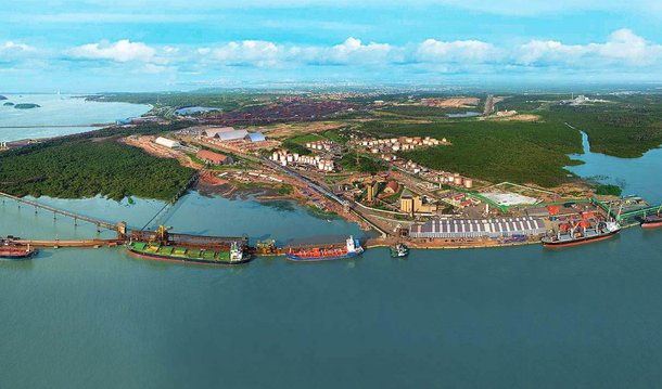 Porto do Itaqui duplicou o volume embarcado de soja, milho e farelo de soja, entre janeiro e agosto na comparação com o mesmo período do ano passado; em agosto, Itaqui foi o quarto porto brasileiro em movimentação de cargas agrícolas, atrás apenas de portos tradicionais, como Santos, Rio Grande e Paranaguá; até um ano atrás, o terminal ocupava o sétimo lugar no ranking