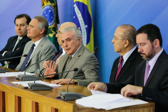 Medidas anunciadas, segundo Michel Temer, para estimular a criação de empregos, melhorar o ambiente de negócios para empresários e aumentar as condições de crédito dos brasileiros serão importantes para a "pacificação do país"