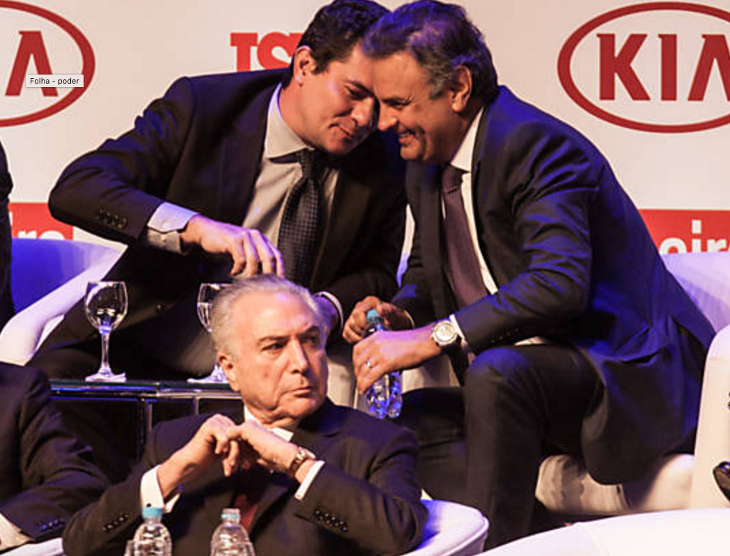 Ainda sobre a premiação, eu acho que a Michel Temer deveria ter sido oferecido o prêmio de brasileiro do ano na categoria Golpe, a Sérgio Moro na categoria Farsa e a Aécio Neves na categoria Mal perdedor. Aécio e Moro ficaram bem na foto e muito mal na fita. A credibilidade da Lava Jato está em xeque e o destino da corrupção está em jogo