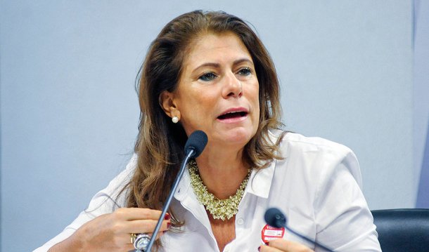 Nova direção do Banco Nacional de Desenvolvimento Econômico e Social (BNDES) criou uma força-tarefa para tentar destravar empréstimos da instituição junto à iniciativa privada para projetos considerados fundamentais para a infraestrutura do país; "São projetos de interesse público, que têm que acontecer e temos que encontrar como fazer acontecer", disse a diretora Marilene Ramos; "É um momento difícil porque muitos dos projetos envolvem empresas que estão na Lava Jato e as garantias corporativas ficam complicadas porque não se sabe o que pode acontecer com essas empresas", completou