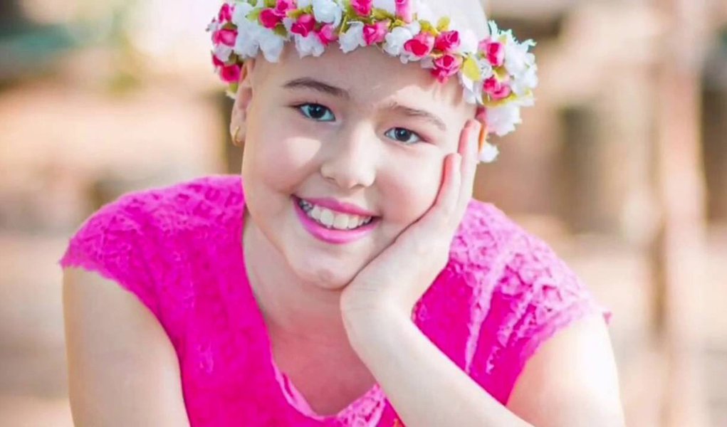 Maria Clara partiu no último domingo (21). Onde quer que esteja segue iluminada por sua fé e pela grandeza de seus sentimentos, os quais, acredito, possibilitaram-lhe desvendar com leveza os segredos da morte. Deixa-nos como exemplo a vivência do segredo do amor