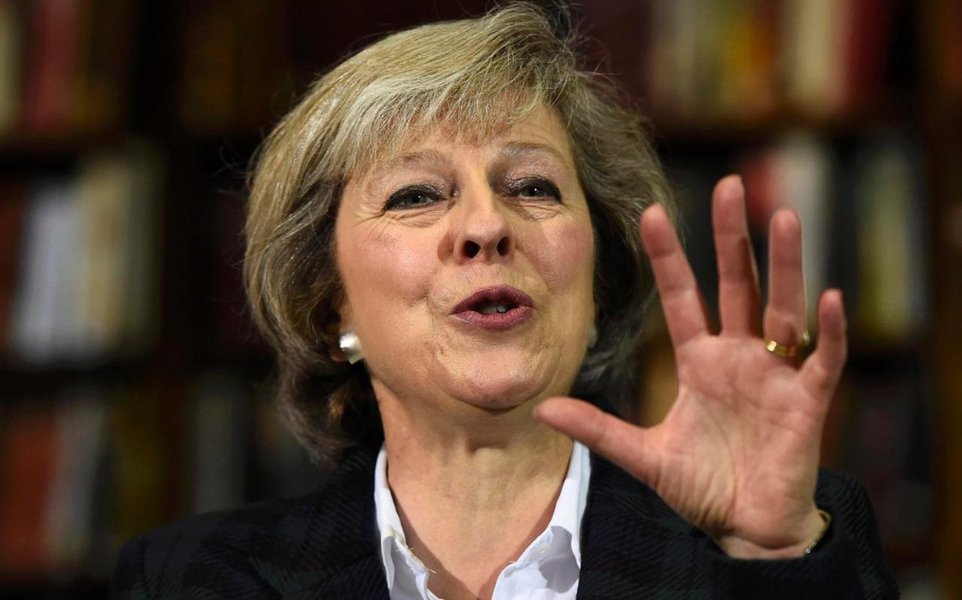 "Iremos nos colocar à altura do desafio. À medida que deixamos a União Europeia, iremos forjar um papel novo, ousado e positivo para nós mesmos no mundo, e iremos tornar o Reino Unido um país que trabalha não para uns poucos privilegiados, mas para cada um de nós", disse Theresa May