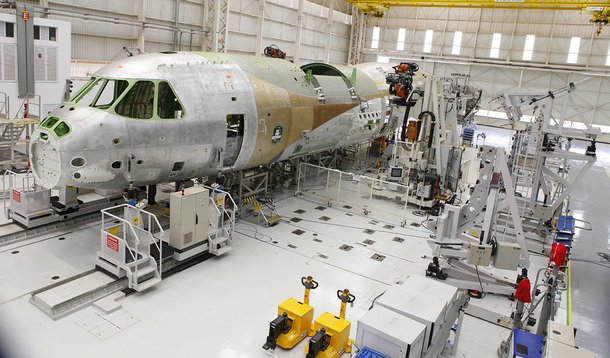A Embraer inicio mais um plano de demissão voluntária (PDV), que se estenderá até o próximo dia 11; o PDV está aberto apenas para engenheiros, secretários e técnicos de nível médio, funções que representam aproximadamente 50% dos empregados da Embraer; neste ano, a empresa já demitiu 1,4 mil pessoas