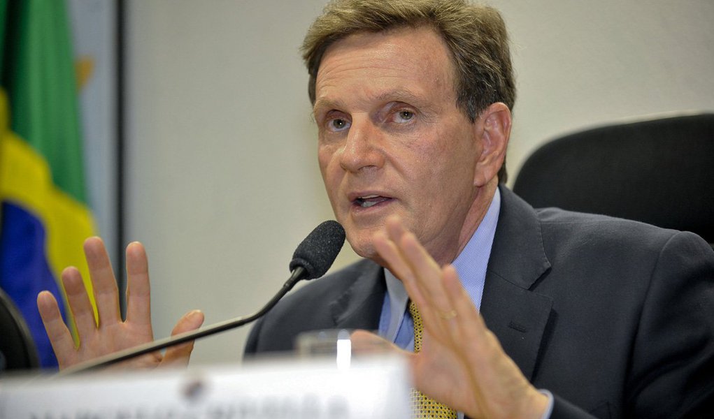 Bispo licenciado da igreja Universal do Reino de Deus, senador Marcelo Crivella (PRB-RJ) refuta acusações de propina na Lava Jato: “A alegação é evidente preconceito contra evangélicos”, “Acusações apressadas e descabidas se tornam avalanche de infâmia e calúnia, detratando a honra de inocentes e estraçalhando o mais sagrado dos direitos, o respeito à dignidade da pessoa humana”, completa