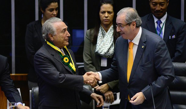 Segundo a colunista Mônica Bergamo, ele acredita que, num eventual governo de Michel Temer, poderá, com as bênçãos dele, refazer acordos na Câmara e escapar da cassação; o presidente da Câmara tem manipulado deputados para adiar a votação da abertura de seu processo de cassação no Conselho de Ética da Câmara