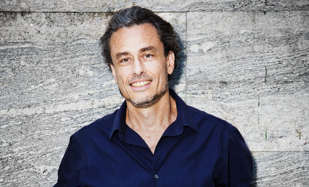 Para o jornalista Guilherme Fiúza, a volta do CPMF não se destina a cobrir rombos do orçamento ou a financiar gastos com Saúde; sua tese é que o novo imposto, criado no governo FHC e abolido em 1997, será usado para "pagar pxuleco"; ou seja, discurso anticorrupção será usado para inviabilizar o equilíbrio das contas públicas