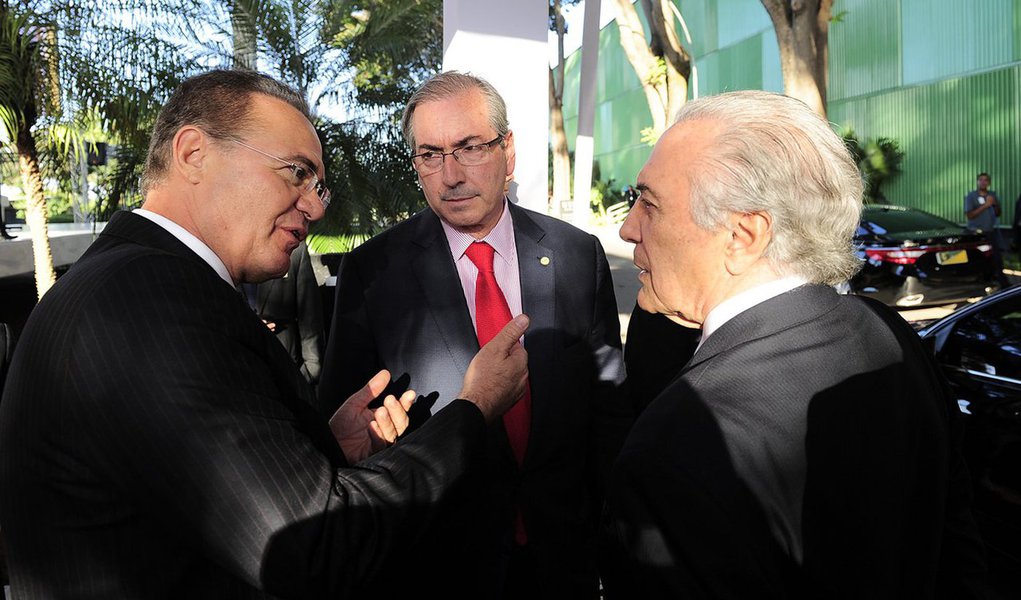 Maioria dos 135 mil participantes da manifestação contra o governo da presidente Dilma Rousseff na Avenida Paulista neste domingo 16 também rejeita o vice-presidente da República, Michel Temer (PMDB), e o presidente do Senado, Renan Calheiros (PMDB-AL), segundo pesquisa Datafolha; já o índice de rejeição do presidente da Câmara, Eduardo Cunha (PMDB-RJ), foi menor: 49% consideram sua atuação péssima ou ruim