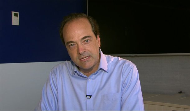 O candidato a prefeito do Rio de Janeiro pelo PSDB, Carlos Osório, afirmou, que a cidade "vive um momento difícil e eu não conheço nenhuma maneira de se resolver um problema sem antes entender que esse problema existe. Falar a verdade e compreender as coisas como elas são"; Eu digo com toda a franqueza: não vou fazer nenhuma promessa que não possa ser cumprida, não vou construir nessa cidade nenhuma ponte, nenhum viaduto, nenhum túnel antes que a saúde esteja funcionando bem e você esteja recebendo o atendimento que você merece", disse