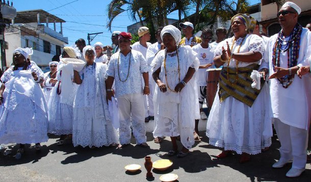 Entre julho de 2012 e dezembro de 2014, foram registradas 948 queixas no Centro de Promoção da Liberdade Religiosa &amp; Direitos Humanos (Ceplir) do estado; as denúncias envolvendo intolerância contra religiões afro-brasileiras totalizaram 71% dos casos; os dados estão em um relatório preliminar divulgado pela organização não governamental Comissão de Combate a Intolerância Religiosa (CCIR), em audiência pública na Alerj