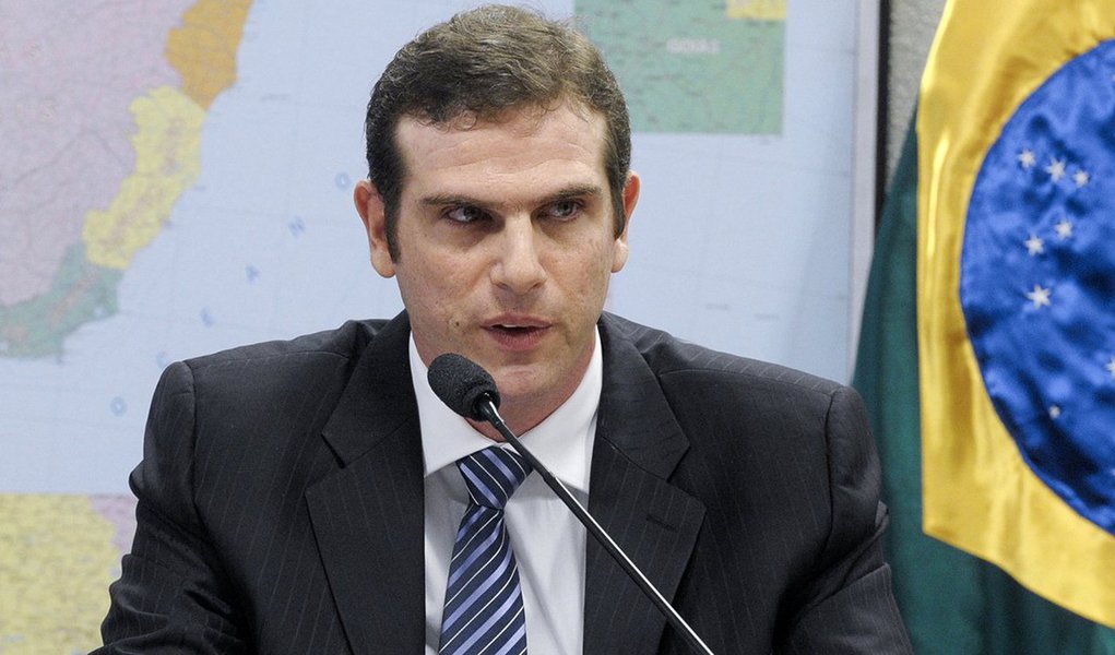 A 13ª rodada de licitações da Agência Nacional do Petróleo, Gás Natural e Biocombustíveis (ANP) tem 24 empresas interessadas; desse total, 23 já pagaram a taxa necessária para se inscrever no processo; "A gente tem tido bons sinais, como ter 24 empresas que já manifestaram interesse e 23 que já pagaram a taxa", destacou o diretor da ANP, José Gutman
