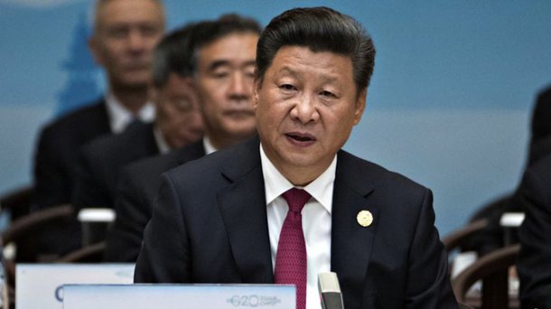 A Cúpula do G20, cujo tema principal é a construção de uma economia mundial inovadora, interdependente e inclusiva, foi oficialmente inaugurada neste domingo na cidade chinesa de Hangzhou; presidente da China, Xi Jinping, disse que o G20 deve mudar para se transformar de um fórum de discussão para mecanismo ativo; "Temos de construir uma economia mundial aberta e continuar promovendo a simplificação e a liberalização do comércio e do investimento. O G20 deve cumprir o seu compromisso de abandonar a introdução de novas medidas protecionistas e tomar medidas eficazes para estimular o comércio", afirmou o líder chinês no discurso de boas-vindas