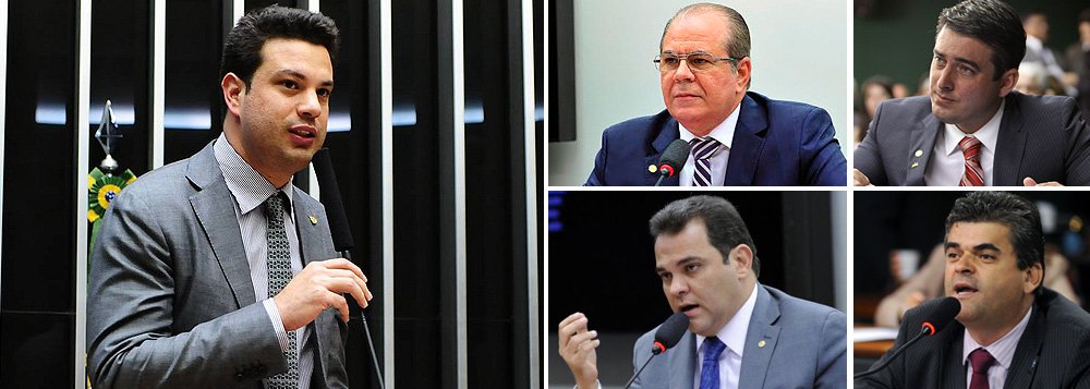 PMDB já definiu cinco dos oito integrantes da comissão especial que irá analisar o pedido de impeachment da presidente Dilma Rousseff na Câmara; além do líder da bancada, Leonardo Picciani (RJ), integrarão o colegiado os deputados Hildo Rocha (PMDB-MA), João Arruda (PMDB-PR), José Priante Junior (PMDB-PA) e Washington Reis (PMDB-RJ); todos os partidos devem indicar até às 14h desta segunda-feira, 7, os nomes que integrarão o colegiado, que terá 65 membros