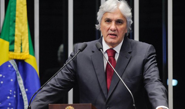 A ministra Rosa Weber negou nesta sexta (1º) pedido do deputado Arnaldo Faria de Sá (PTB-SP) para incluir a delação do senador Delcídio Amaral no processo de impeachment contra a presidente Dilma Rousseff em tramitação na Câmara; "Não cabe intervenção judicial no trabalho parlamentar em curso", disse
