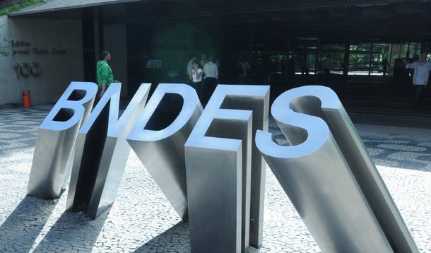 Banco Nacional de Desenvolvimento Econômico e Social (BNDES) divulgou lucro líquido de R$ 3,515 bilhões no primeiro semestre, queda de 35,8% em relação ao mesmo período do ano passado