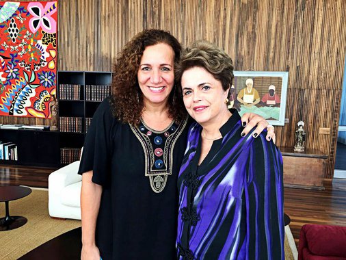 Voto em Jandira Feghali, parceira de muitas lutas, liderança destacada no enfrentamento aos desmandos de Cunha na Câmara e na resistência ao golpe, por compreender que sua candidatura é a que melhor personifica o legado de Lula e Dilma na cidade