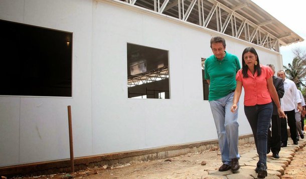 Em ação de improbidade administrativa, o Ministério Público Federal atribui ao ex-secretário de Saúde do Maranhão Ricardo Murad, cunhado da ex-governadora Roseana Sarney (PMDB), e aos outros investigados, suspeitas de desviar mais de R$ 8 milhões em verbas para a construção de unidades de saúde durante o governo da peemedebista