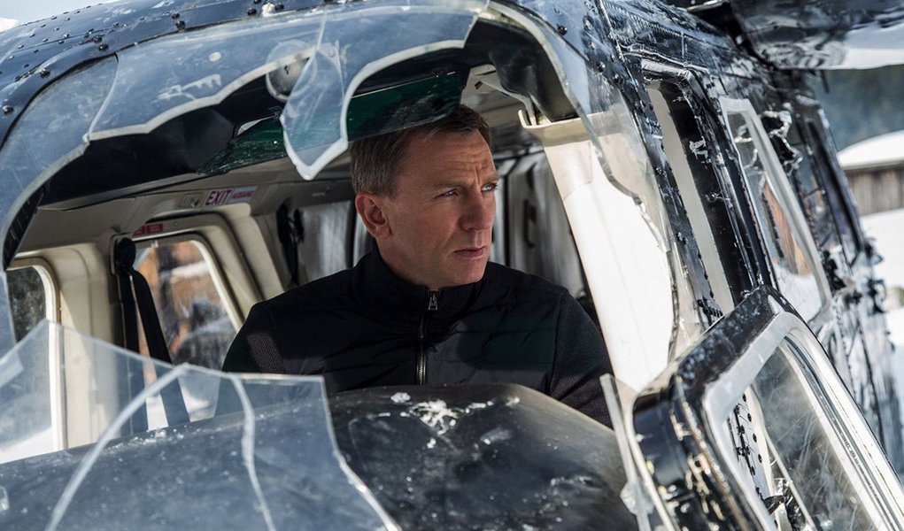 O mais novo filme da franquia que tem como protagonista o espião britânico James Bond, "007 contra Spectre" quebrou recordes de bilheteria em quase todos os mercados em que foi lançado;  filme já arrecadou US$ 80,4 milhões de dólares e quebrou o recorde de Harry Potter e o Prisioneiro de Azkaban; a 24ª aventura de James Bond abriu em 647 cinemas e em 2,5 mil telas, sendo a maior abertura já registrada no Reino Unido e na Irlanda