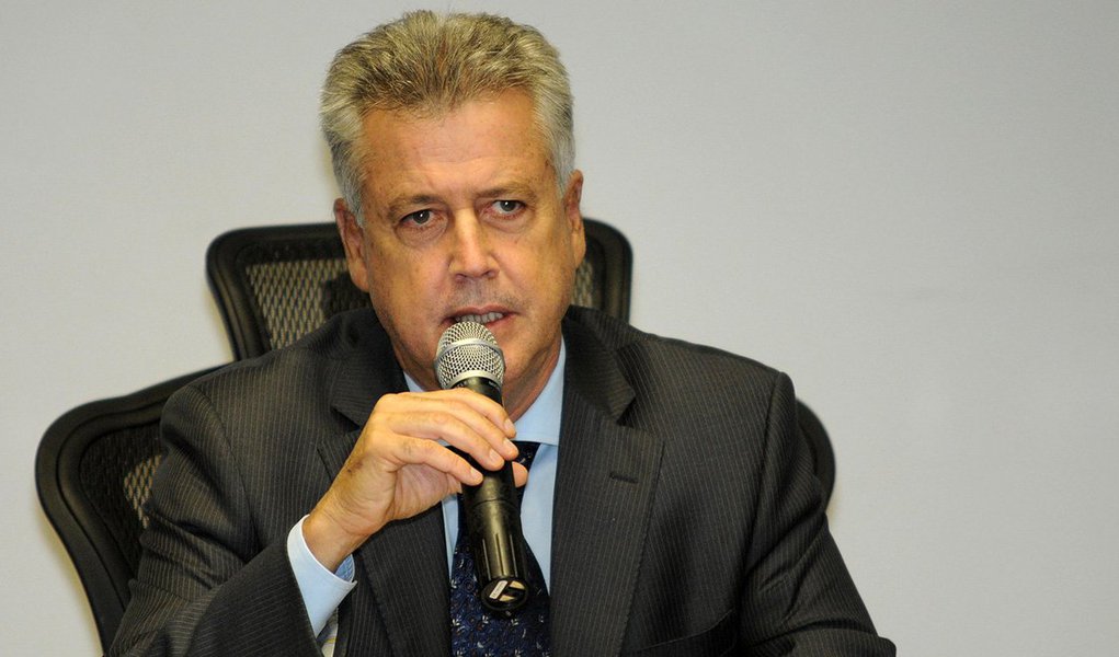 As políticas públicas do Viva Brasília — Nosso Pacto pela Vida visam reduzir os índices de criminalidade com ações que não sejam focadas somente no trabalho das polícias, como iluminar regiões, limpar áreas e fechar bares em horários determinados por lei; as ordens de serviço que forem identificadas com a marca deverão ser tratadas com prioridade pelos órgãos do governo; "As ações de segurança não são apenas voltadas para repressão, mas, principalmente, para a recuperação de áreas degradadas, a limpeza de logradouros públicos. Tudo isso dá uma sensação de pertencimento, que contribui para a redução da violência", disse o governador Rodrigo Rollemberg