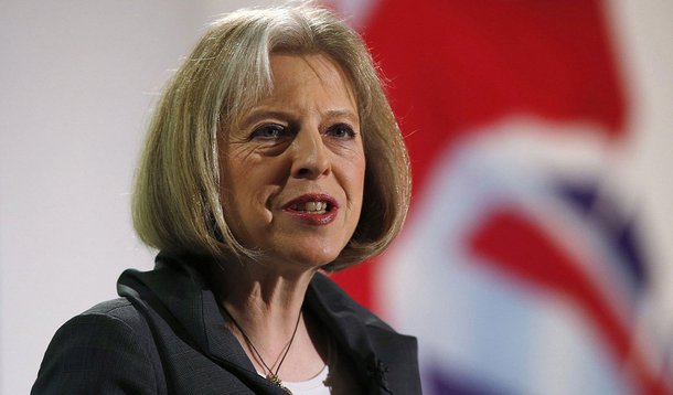 O sistema de imigração da Europa é inoperante escreveu neste domingo a ministra do Interior britânica, Theresa May, culpando o sistema sem fronteiras de exarcebrar a crise migratória e exigiu medidas mais duras da União Europeia sobre a livre circulação