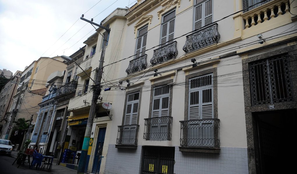 A Secretaria do Patrimônio da União no Rio de Janeiro (SPU-RJ), vinculada ao Ministério do Planejamento, pretende vender até outubro próximo, por meio de licitação pública, oito imóveis localizados na capital fluminense e no município de Engenheiro Paulo de Frontin, que somam preço mínimo em torno de R$ 54 milhões