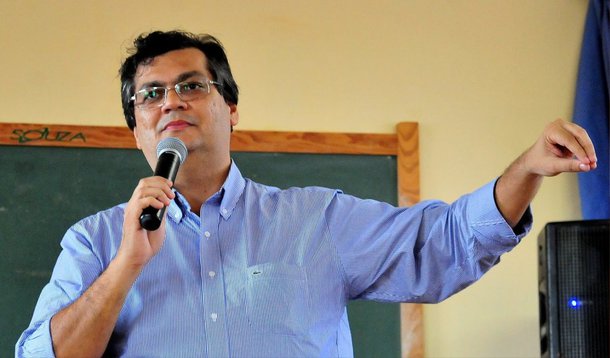 Governador do Maranhão, Flávio Dino criticou a proposta de redução da maioridade penal, em discussão no Congresso Nacional; "Esse tema da maior gravidade é da maior importância para a nação porque embute em primeiro lugar o preconceito contra a juventude, em segundo lugar uma visão equivocada sobre segurança pública e em terceiro lugar consagra o chamado direito penal do terror", disse