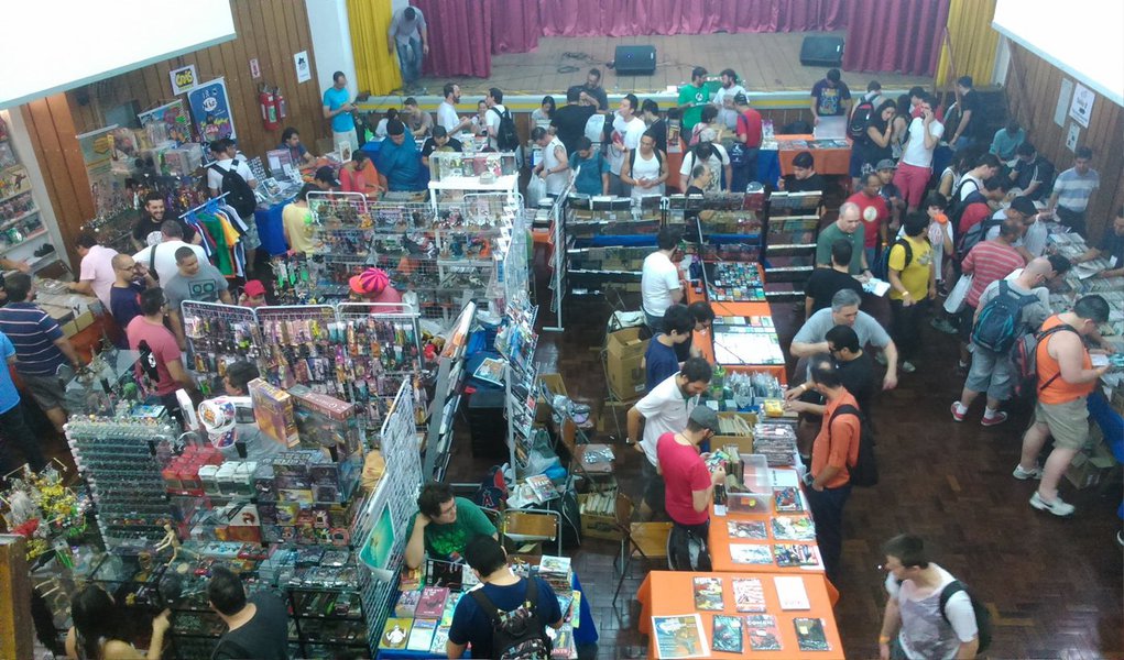 Escolas da Baixada Fluminense e da zona oeste da capital receberão um festival de quadrinhos e fotografias que estimulem a conscientização contra o trabalho infantil; a ideia do fórum é levar a campanha às áreas da região metropolitana em que o problema é mais frequente, como o município de Duque de Caxias e o bairro carioca de Campo Grande; a ação deve chegar a 212 escolas; a ação foi lançada Dia Mundial contra o Trabalho Infantil, pelo Fórum Estadual de Prevenção e Erradicação do Trabalho Infantil e Proteção ao Trabalhador Adolescente do Rio