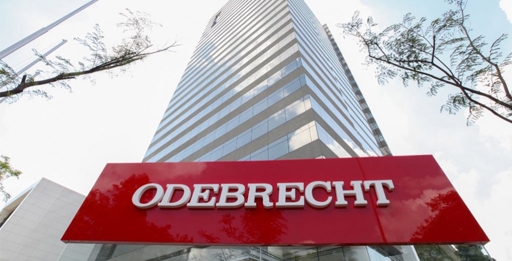  Advogados que representam a Construtora Odebrecht ingressaram com dois pedidos de habeas corpus em benefício dos executivos da empreiteira Rogério Santos de Araújo e Cesar Ramos Rocha; executivos foram presos pela Polícia Federal na última sexta-feira (19) durante a 14ª fase da Operação Lava Jato; segundo os advogados, também estão sendo preparados pedidos de habeas corpus que devem ser impetrados nos próximos dias para a soltura do presidente da empresa, Marcelo Bahia Odebrecht, e para outros dois executivos 