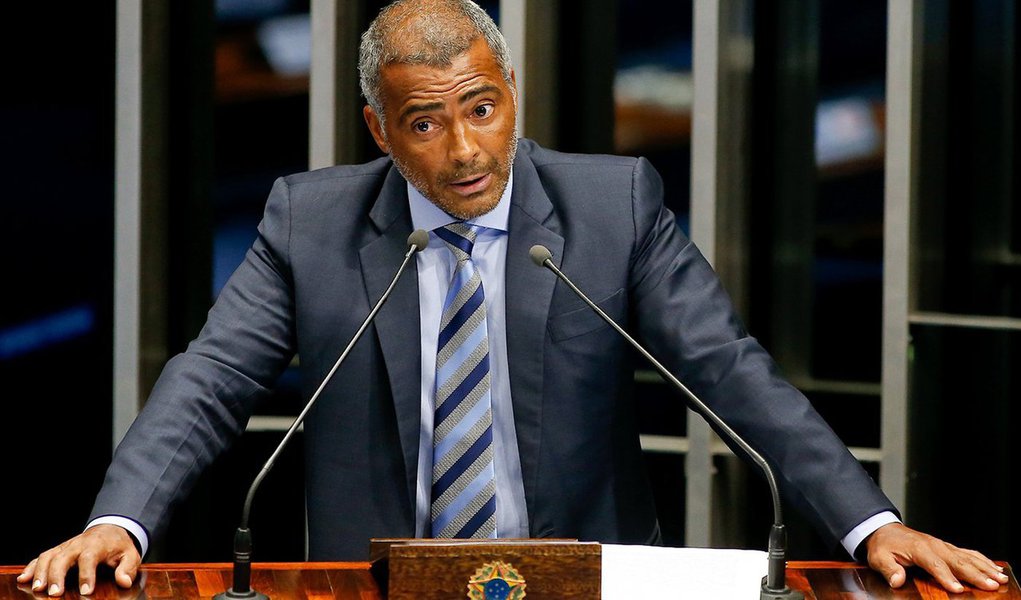 Requerimento do senador Romário (PSB-RJ), com 52 assinaturas, foi motivado pela investigação do Departamento de Justiça dos Estados Unidos sobre a participação de dirigentes da Federação Internacional de Futebol (Fifa) e empresários em uma fraude na escolha dos países-sede das duas próximas Copas do Mundo (Rússia, 2018, e Catar, 2022); no Brasil, as suspeitas recaem sobre contratos de patrocínio e de transmissão da Copa do Brasil