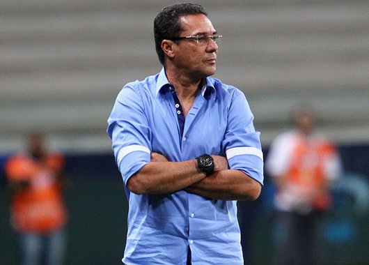 Se existe uma tradição que se mantém no futebol é a de demitir o treinador quando as coisas não andam muito bem dentro de campo