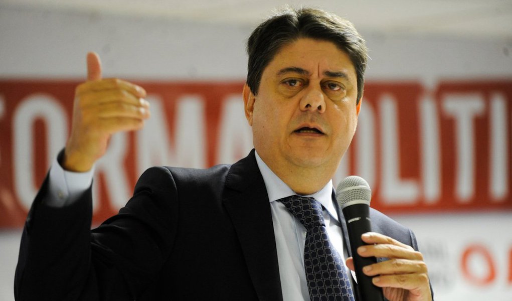 O advogado Wadih Damous assume nesta terça-feira 19 o cargo de deputado federal pelo PT do Rio; "Serei um advogado exercendo a mandato de deputado federal", disse; ele assume a vaga de Fabiano Horta, que se licenciou do cargo de deputado para ser secretário de Desenvolvimento Econômico Solidário na cidade do Rio de Janeiro