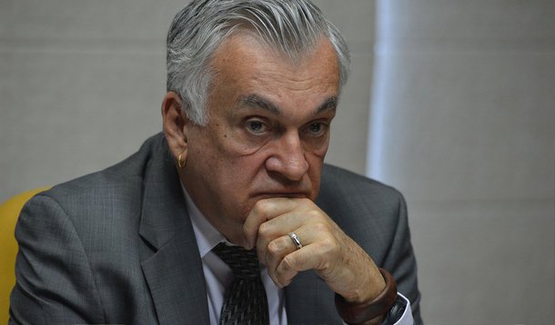 De acordo com o ministro da Cultura, Juca Ferreira, o decreto que regulamenta a Lei de Direitos Autorais, publicado no Diário Oficial da União, dará aos detentores desses direitos uma maior transparência; "Havia um sistema arrecadatório potente que trabalhava com os direitos dos criadores e que arrecadava volumes muito grandes, sem nenhum mecanismo de transparência", criticou