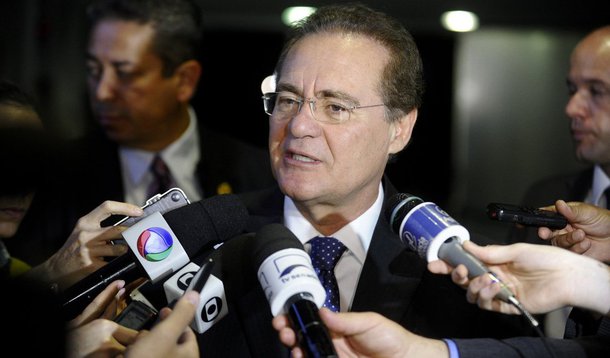 Presidente do Senado, Renan Calheiros (PMDB-AL), afirmou ser contrário à proposta da redução da maioridade penal, recentemente aprovada pela Câmara: “Eu não defendo a redução da maioridade. O mundo caminha na direção contrária. No Brasil, o mais recomendável é mudar o ECA (Estatuto da Criança e do Adolescente), para que, aumentado o período de internação, você possa garantir as estruturas necessárias para ressocializar o adolescente para que ele não venha a reincidir”