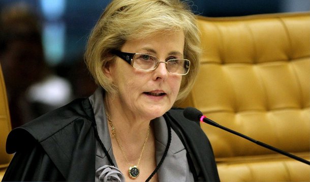 A ministra Rosa Weber foi designada nesta segunda (1°) relatora do mandado de segurança, protocolado no Supremo Tribunal Federal por deputados, contra a votação que legalizou o financiamento empresarial no país, na semana passada; não há prazo para uma decisão, mas os parlamentares acreditam numa decisão favorável ao pedido de anulação da votação da Câmara; a PEC será votada em segundo turno em 20 dias