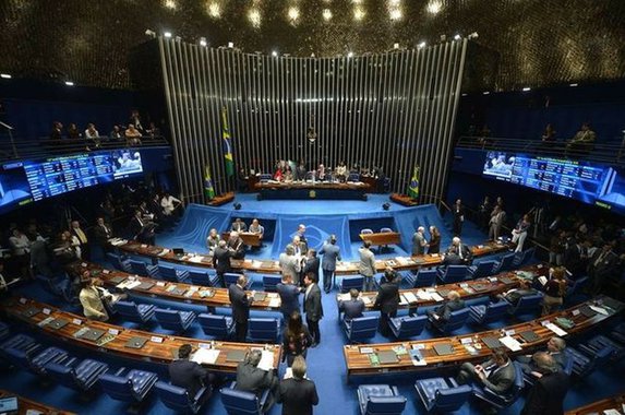 As grandes transformações nascem inicialmente no campo simbólico, lúdico e somente depois fincam raízes na realidade. E assim será com essa necessária Carta de Compromissos do Senado