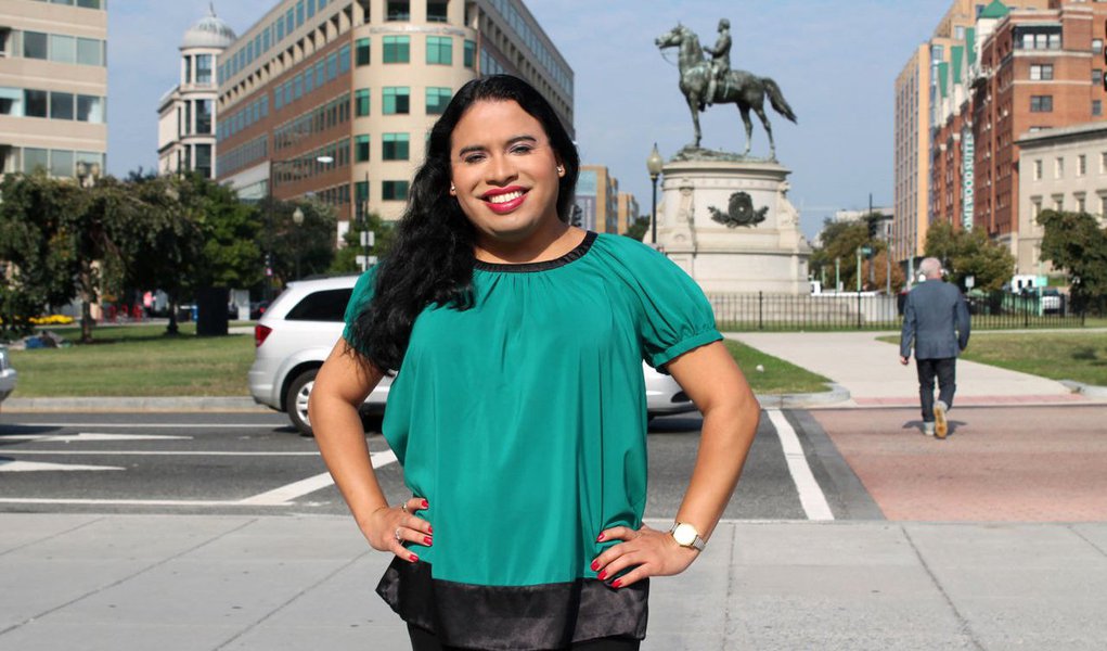 Raffi Freedman-Gurspan tomou posse para trabalhar como diretora de Recursos Humanos da Casa Branca; Valerie Jarrett, uma das assessoras do presidente Barack Obama, ressaltou que a nova funcionária sempre trabalhou em defesa dos transexuais norte-americanos