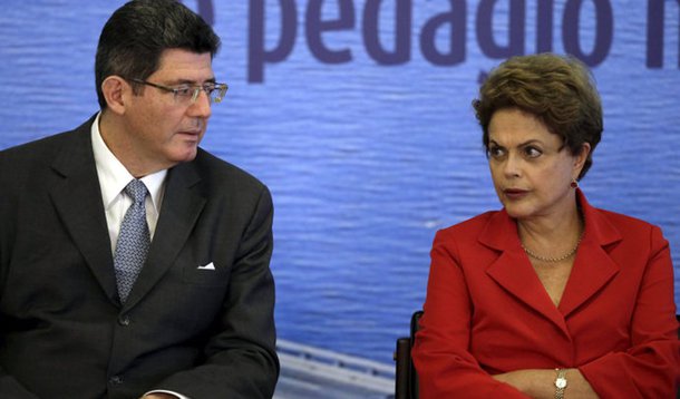 Ministro da Fazenda, Joaquim Levy, sinaliza um possível corte no número de ministérios: “O efeito nos gastos pode ser incerto, mas vale lembrar que há cem anos, na época do Afonso Pena, só havia seis ministérios, até ele criar o da Agricultura”; em artigo, ele também defende a importância da 'cooperação entre poderes' para a agenda de crescimento do Brasil no segundo semestre