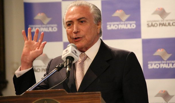 Um grupo de 50 empresários de São Paulo, liderado pelo presidente da Federação das Indústrias do Estado de São Paulo (Fiesp), Paulo Skaf, se reunirá nesta terça-feira (17) com o vice-presidente, Michel Temer; eles serão recebidos no Palácio do Jaburu a partir das 10h e querem do governo uma alternativa ao projeto que aumenta impostos das empresas e que deverá ser votado à tarde pelo Senado; este é o último ponto pendente do pacote de ajuste fiscal enviado pela presidente Dilma ao Congresso, em abril deste ano