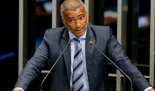 O banco BSI informou em uma carta que o extrato de uma suposta conta do senador Romário (PSB-RJ) é "falso" e abriu uma queixa penal no Ministério Público de Genebra; a instituição financeira afirma no documento, enviado ao parlamentar, que o ex-jogador "não é o titular da conta", rechaçando assim reportagem da revista Veja, que noticiou a existência de uma conta de Romário com R$ 7,5 milhões, que não teria sido declarada à Receita Federal no Brasil