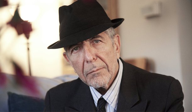 Fãs espalhados pelo mundo do cantor e compositor canadense Leonard Cohen estão se divertindo no Facebook tentando definir um nome coletivo para si mesmos; a explosão do número de seguidores do performer de 80 anos, conhecido pelas músicas "Suzanne", "Sisters of Mercy" e "Bird on a Wire", se seguiu a um post que observava que Joni Mitchell, outra celebrada artista canadense, se definiu certa vez como uma "comprometida 'Cohenzete'"