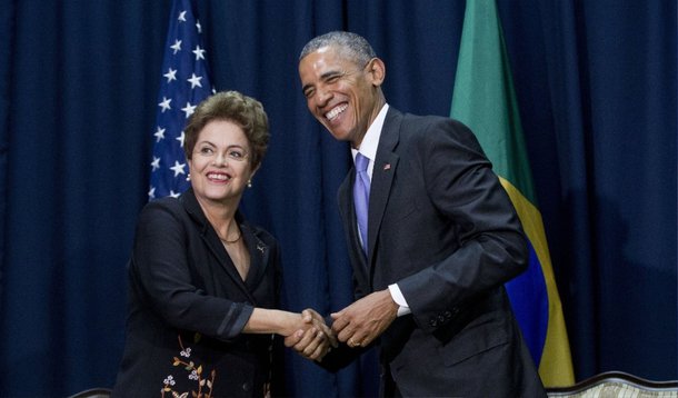 Além da reunião de trabalho com o presidente norte-americano Barack Obama, em Washington, a presidente Dilma terá compromissos com empresários em Nova York e visitas à sede do Google, ao Centro de Pesquisas da Nasa e à Universidade Stanford, na Califórnia; esta é a primeira viagem de Dilma aos Estados Unidos após as denúncias, em 2013, de que a Agência Nacional de Segurança dos Estados Unidos teria espionado as comunicações de empresas estatais e autoridades do governo brasileiro