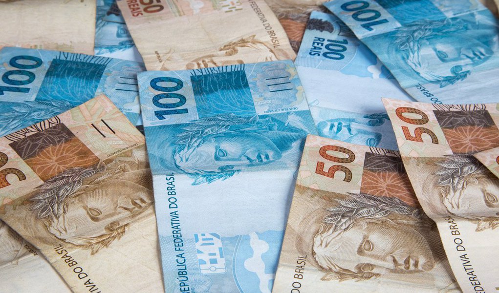 A Dívida Pública Federal teve elevação de 1,83% em maio, em comparação a abril deste ano: passou de R$ 2,451 trilhões para R$ 2,496 trilhões; os dados foram divulgados nesta terça-feira 23 pelo Secretaria do Tesouro Nacional