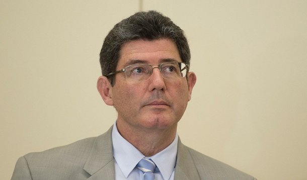 "O governo tem plena consciência que eventualmente mudar a meta não significa o fim do ajuste. Pelo contrário, significa que você tem que continuar fazendo o ajuste", disse o ministro da Fazenda a jornalistas