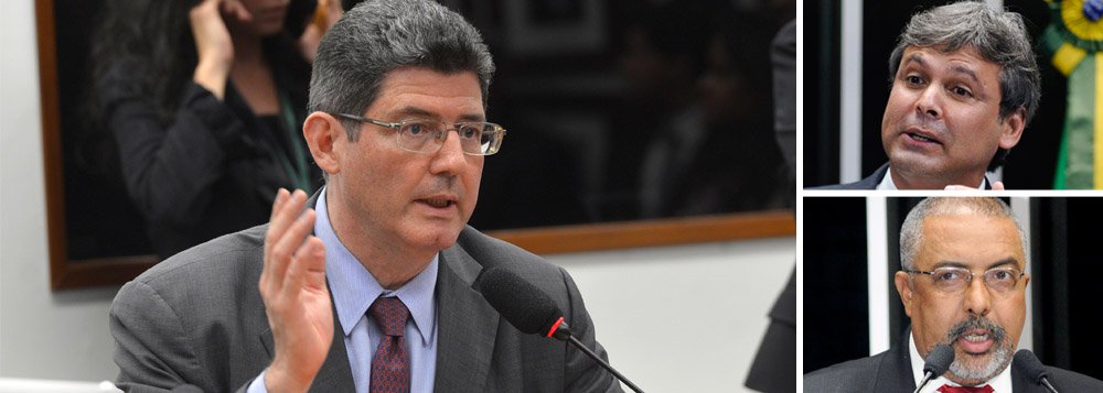 "Finalmente os bancos levam um pequeno beliscão e vão contribuir com o ajuste fiscal que até agora penalizou apenas os trabalhadores e as empresas produtivas", avalia Tereza Cruvinel, colunista do 247, ao comentar a elevação de 15% para 20% da Contribuição sobre o Lucro Líquido, medida publicada hoje e que deve render algo em torno de R$ 4 bilhões ao governo; setor financeiro, acrescenta a jornalista, até agora não "tossiu" nem "mugiu"; "Como reclamar se ganharam tanto só neste primeiro trimestre de um ano tão duro?", questiona; "Então, finalmente o verdadeiro 'andar de cima' entra com alguma contribuição. Resta saber se ela contenta os críticos do ajuste", finaliza; senadores da base, entre eles os petistas Lindberg Farias e Paulo Paim, anunciaram que votarão contra o ajuste