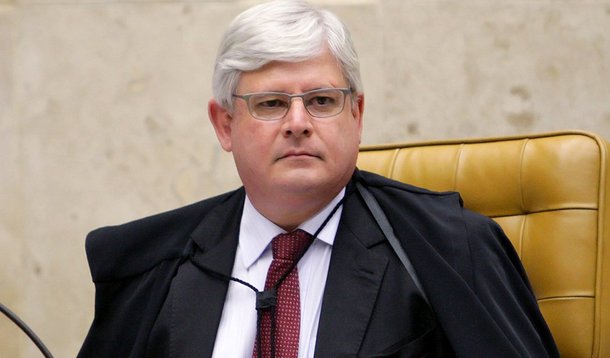 "Falei hoje com a presidente Dilma e ela vai indicar na segunda-feira o nome de [Rodrigo] Janot [para a Procuradoria-Geral da República] e nós vamos aprovar", disse à Reuters nesta sexta-feira o senador Romero Jucá (PMDB-RR); além de Jucá, outros senadores, da base do governo e da oposição, afirmaram que o clima na Casa é favorável à aprovação da recondução de Janot à PGR