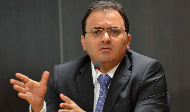 A Ordem dos Advogados do Brasil não vai impetrar Mandado de Segurança contra a tramitação da PEC que reduz de 18 para 16 anos a maioridade penal; segundo o presidente da entidade, Marcus Vinícius Furtado Coêlho, a jurisprudência do STF "limita aos parlamentares a legitimidade ativa para impetração de mandado de segurança no caso de descumprimento do devido processo legislativo"; OAB entidade informou que, se a PEC for aprovada, a OAB pretende ingressar com uma Ação Direta de Inconstitucionalidade