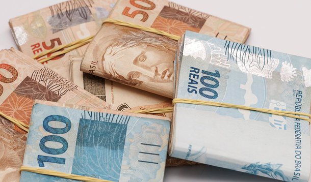 O Tesouro Nacional anunciou nesta segunda-feira, 25, que o estoque da dívida pública federal, incluindo também a dívida externa, subiu 0,42% em abril, em comparação março; montante ficou em R$ 2,451 trilhões