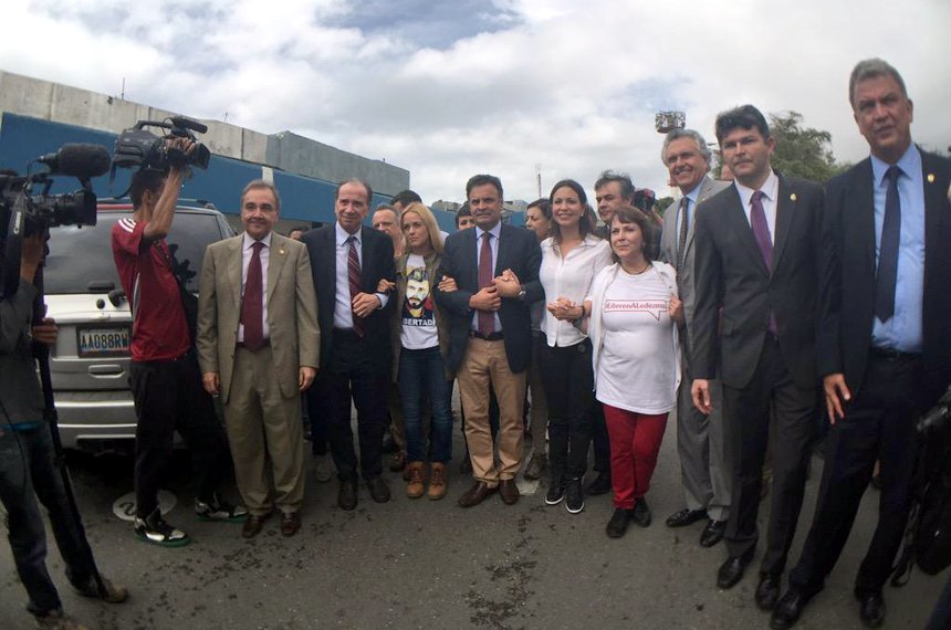 O fator mais importante para fazer fracassar a "diplomacia" contrarrevolucionária dos tucanos é a posição de resistência e luta do governo venezuelano (Foto: José Reinaldo Carvalho) O fator mais importante para fazer fracassar a "diplomacia" contrarrevolucionária dos tucanos é a posição de resistência e luta do governo venezuelano