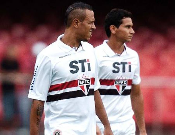 Toda negociação envolve risco e isso implica em perdas e ganhos. Com Luis Fabiano e Ganso o São Paulo perdeu, mas insistir no erro é perder-se ainda mais